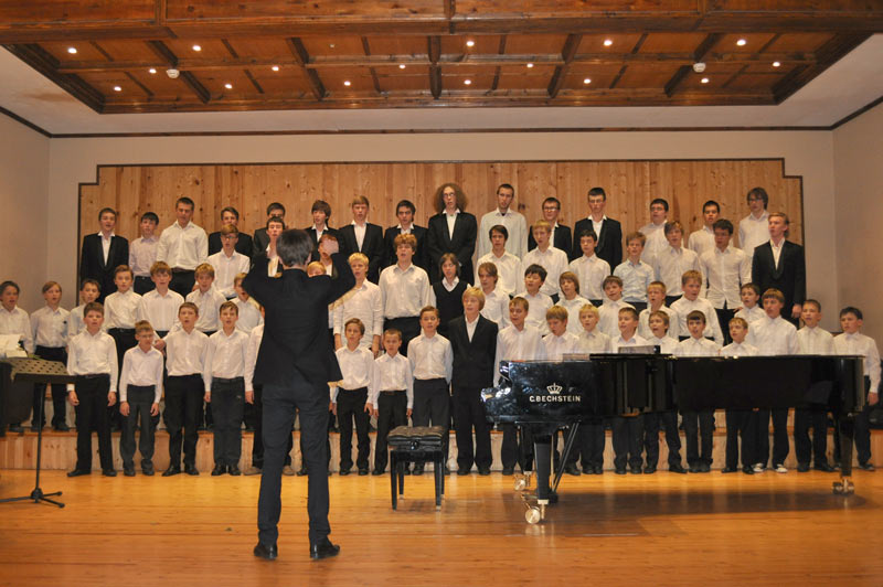 Капелланин. Выпускники хор тагнинского детского дома. Капелланин. Капелланин. Капелланин.